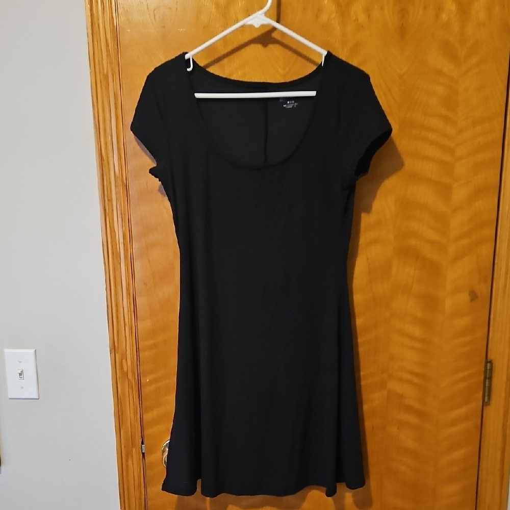 No Boundaries Black Scoop Neck Short Sleeve Mini Dress